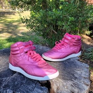 Reebok Freestyle Hi Women's Pink High-Top Leather Sneakers Size 7
